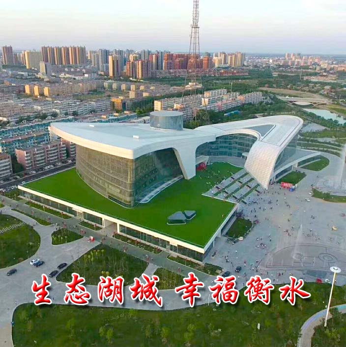 黄剑在世界各地创作了近80座标志性城市雕塑