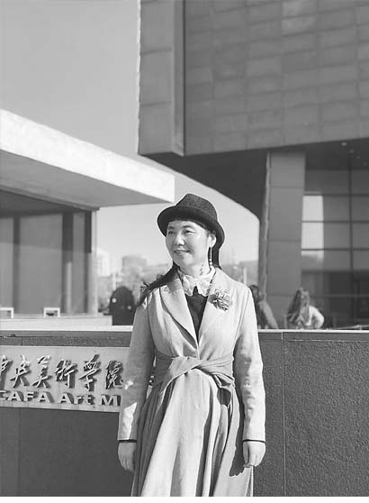 黄剑在世界各地创作了近80座标志性城市雕塑