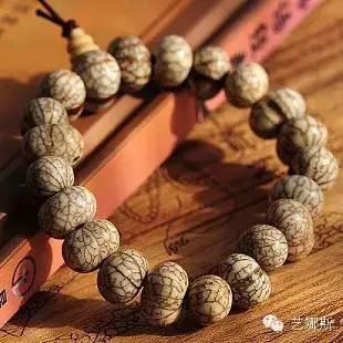 摸上去有如同鹅卵石一般的光滑手感