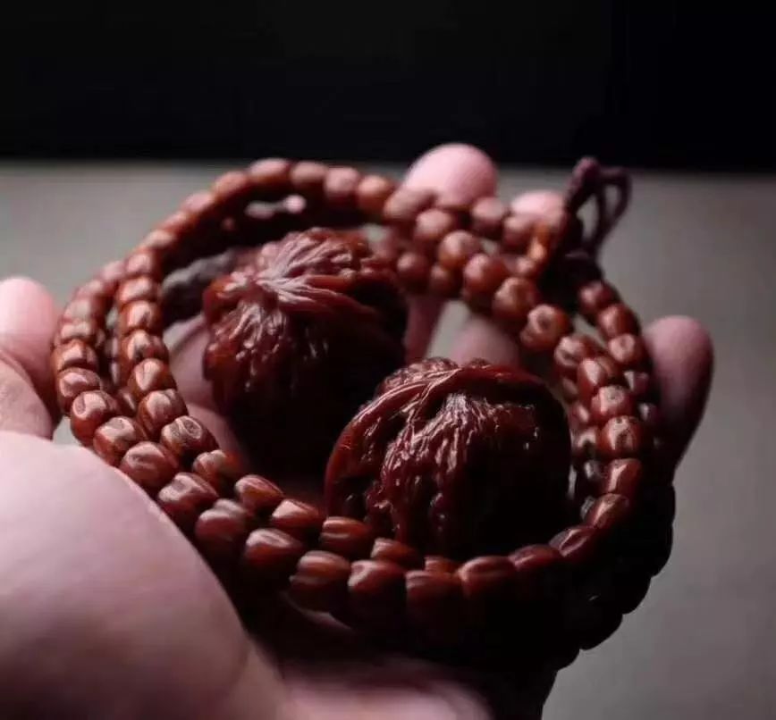 文玩核桃到了什么地步,才能叫做“挂瓷”? 文玩天下 第2张 文玩核桃到了什么地步,才能叫做“挂瓷”? 文玩天下 第2张