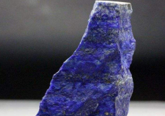 ���������аװ߻�׻���ǳ��ɫ