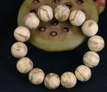  ��������ɫ��· ����ľ����Ϊ��ɫ