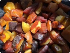 ������ԭʯ���п�ɫ����