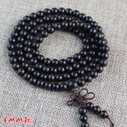  108颗佛珠念珠原木紫光檀乌木手链欣赏 乌木手串惹人喜爱，不仅是木质�?��